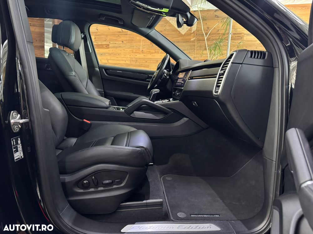 Porsche Cayenne Tiptronic S Platinum Edition - 12