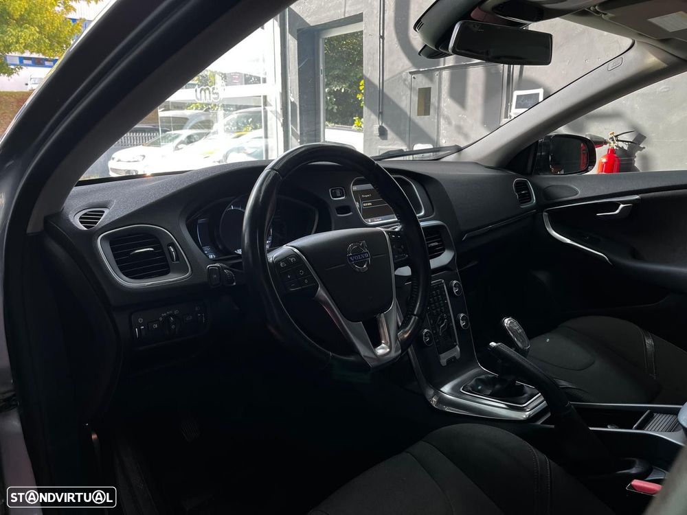 Volvo V40 Cross Country 1.6 D2 Momentum - 13