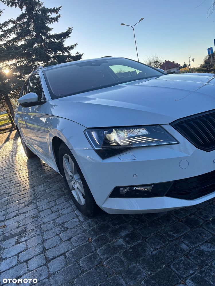 Skoda Superb 2.0 TDI DSG Style - 8