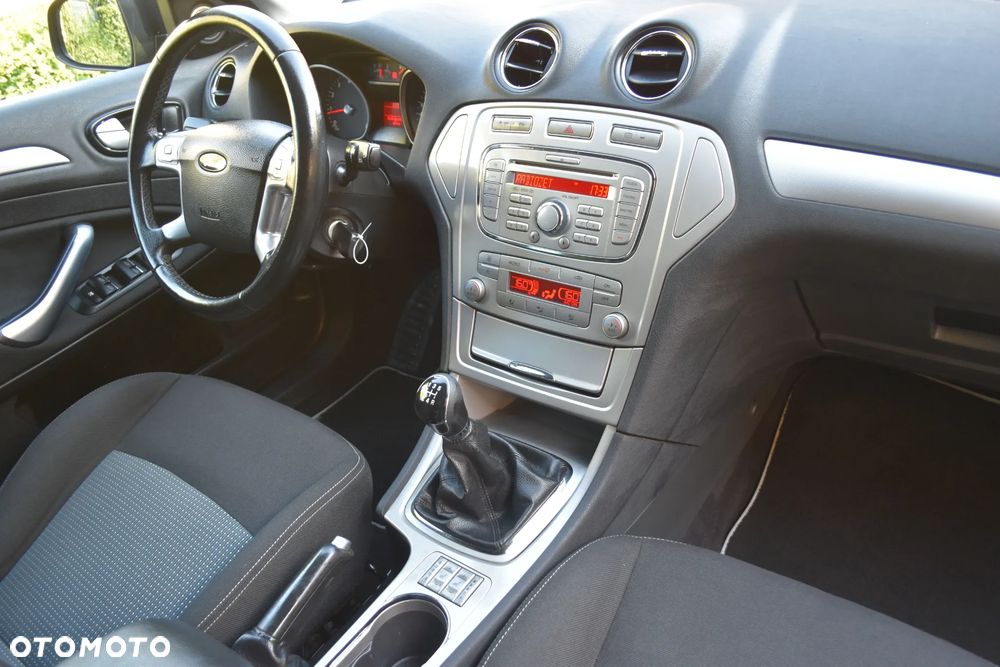 Ford Mondeo - 26
