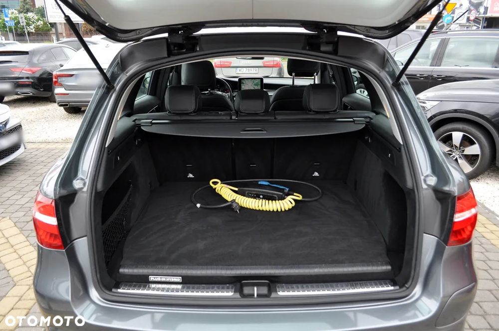 Mercedes-Benz GLC 350 e 4Matic 7G-TRONIC AMG Line - 36