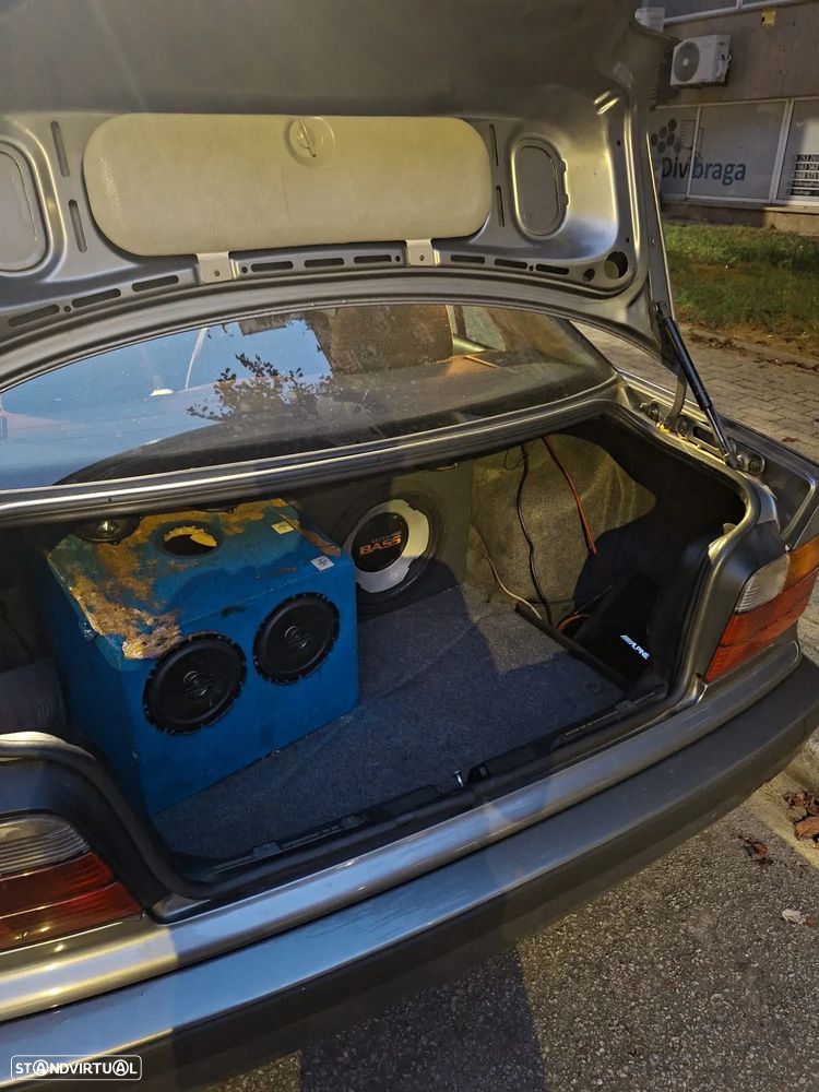 BMW 318 tds - 12