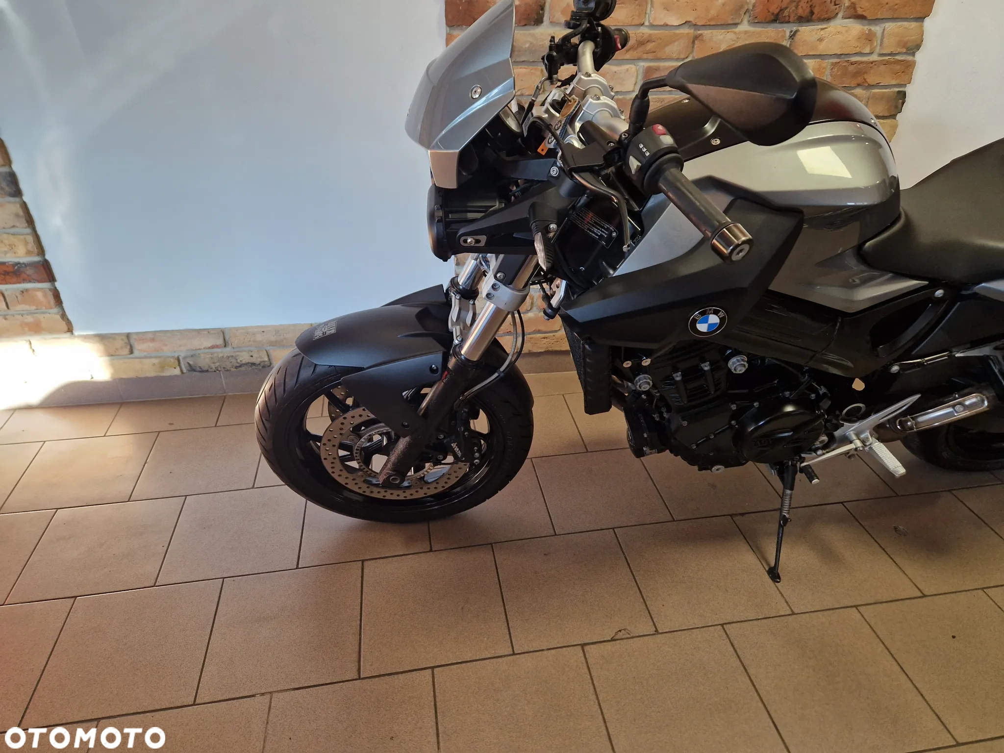 BMW F - 21