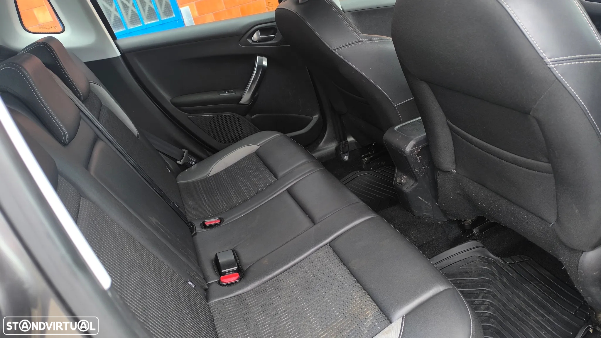 Peugeot 2008 1.2 PureTech Allure EAT6 - 9