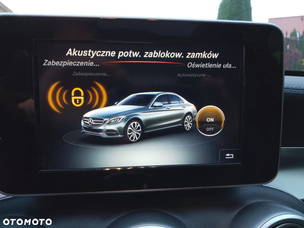 Mercedes-Benz Klasa C 200 4-Matic 7G-TRONIC - 38