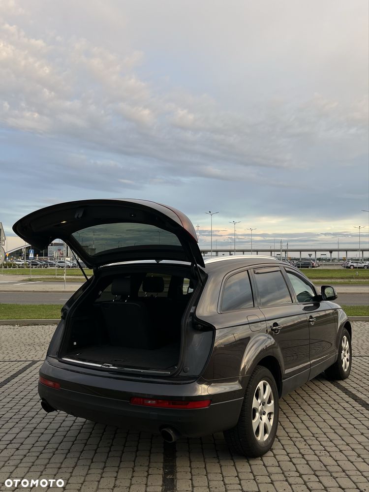 Audi SQ7 - 7