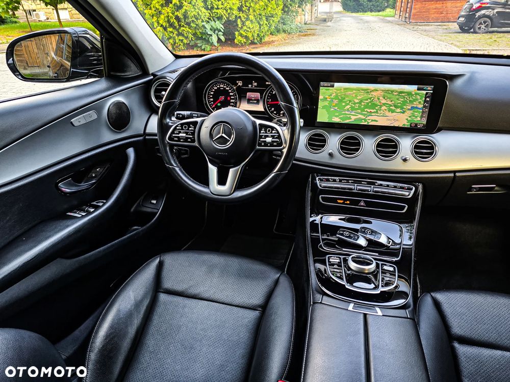 Mercedes-Benz Klasa E 220 d 9G-TRONIC - 14