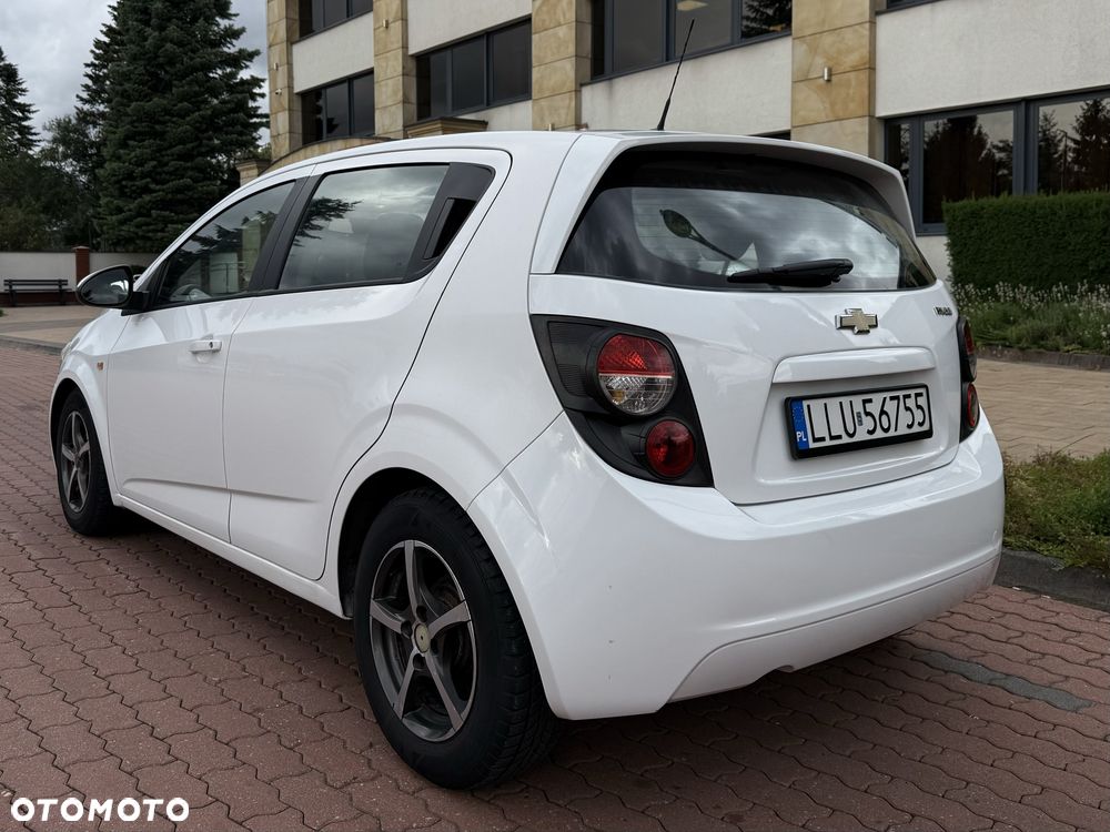 Chevrolet Aveo - 2