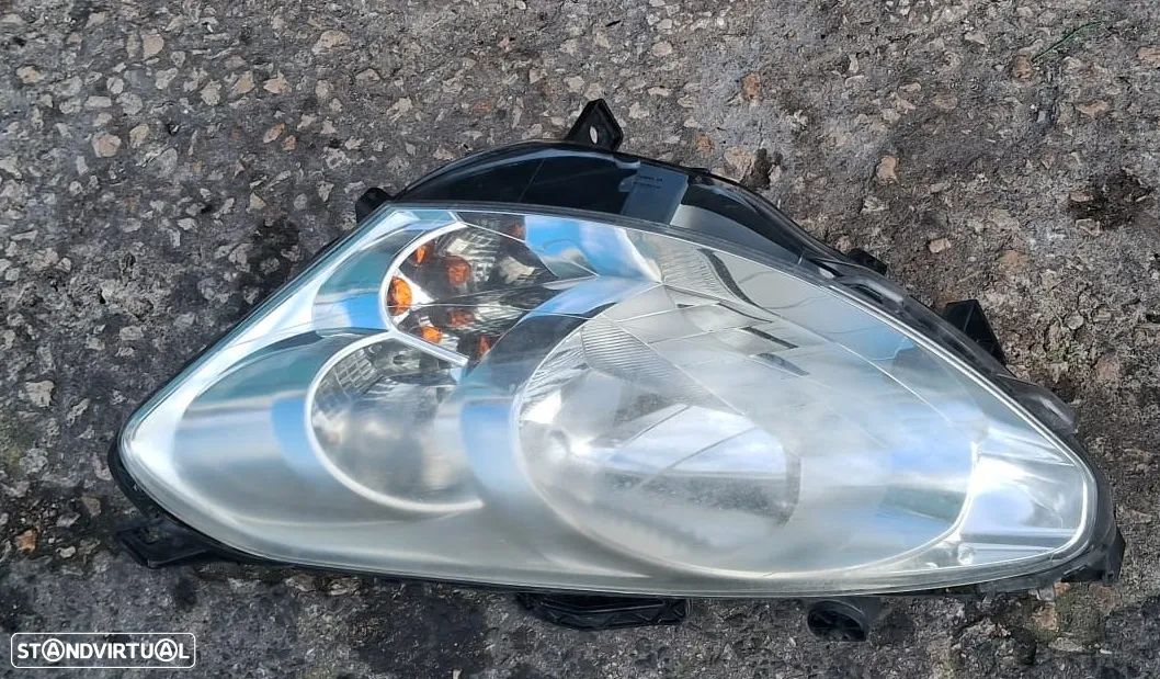 Farol direito Peugeot Partner de 2013 - 1