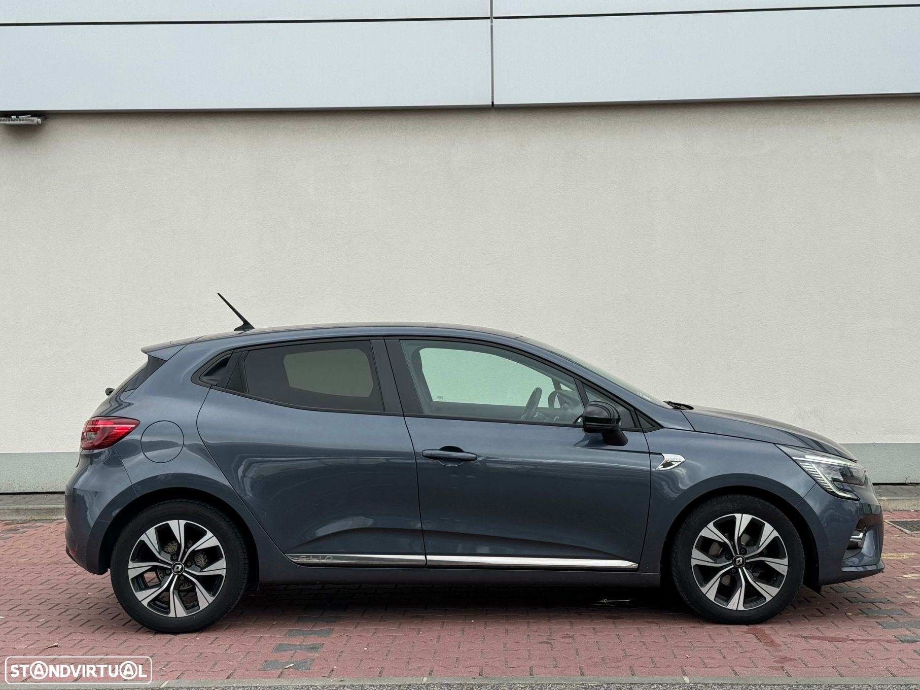Renault Clio 1.0 TCe Limited Bi-Fuel - 36