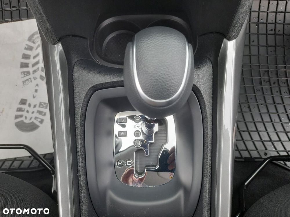Peugeot 2008 1.2 Pure Tech Style S&S EAT6 - 33