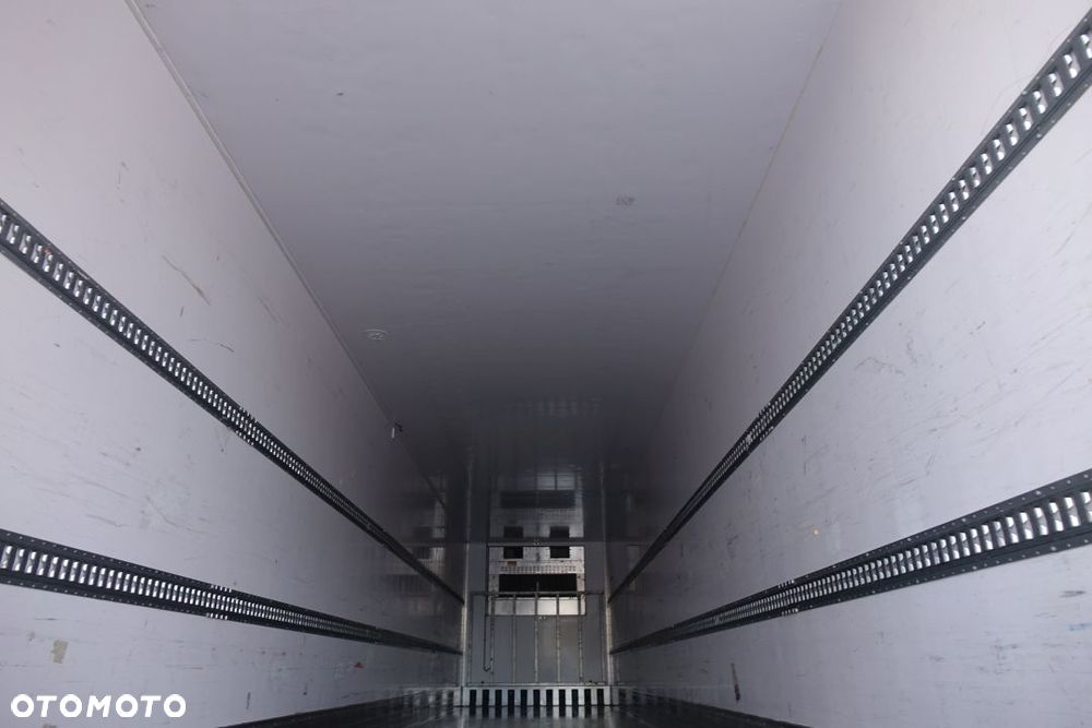 Lamberet CHŁODNIA / SR2 / CARRIER VECTOR 1550 / SAF / DRUKARKA / KOSZ NA KOŁO ZAPASOWE - 28