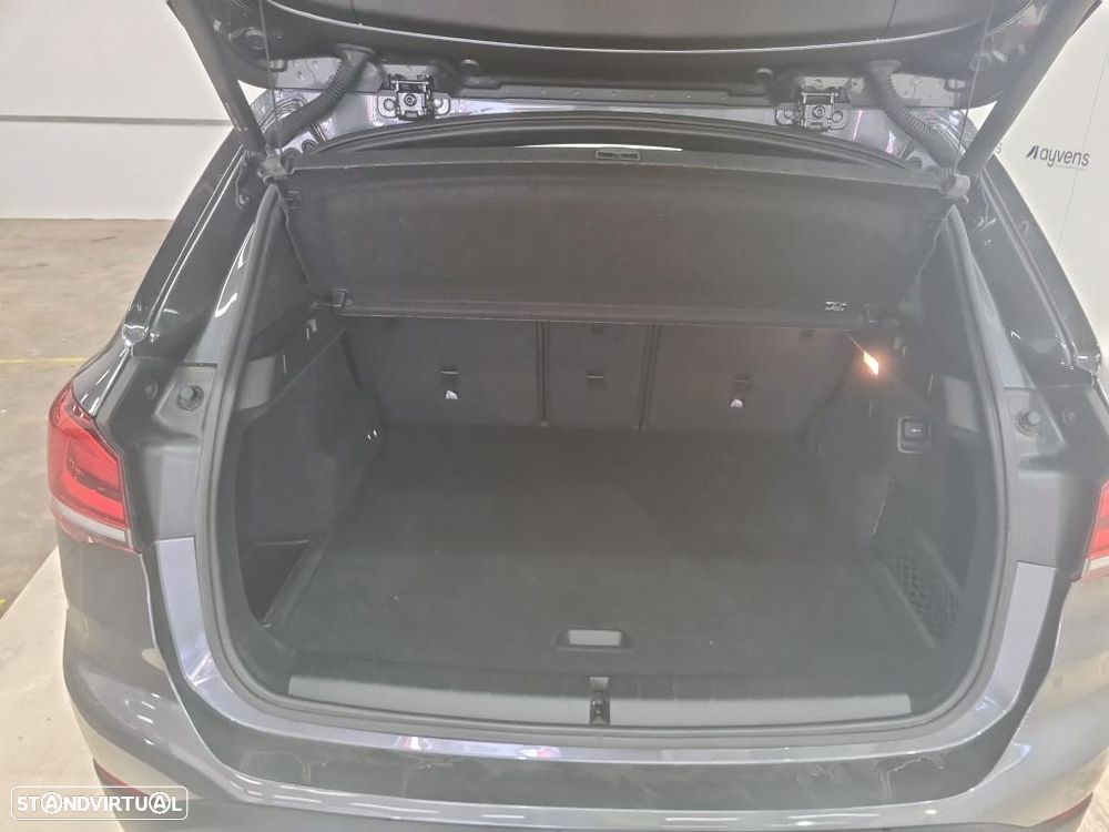 BMW X1 25 e xDrive Corporate Edition - 10