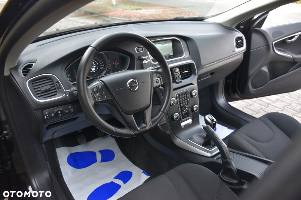 Volvo V40 D2 - 9