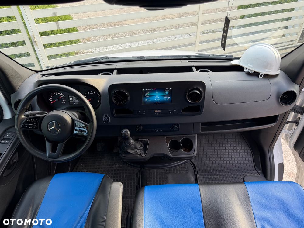Mercedes-Benz Sprinter - 10