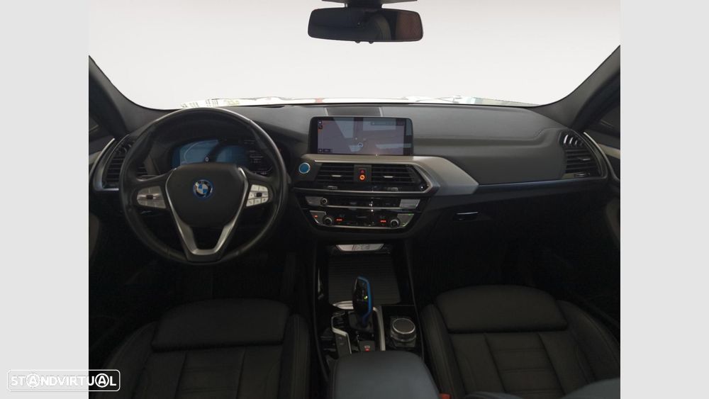 BMW iX3 Impressive - 11