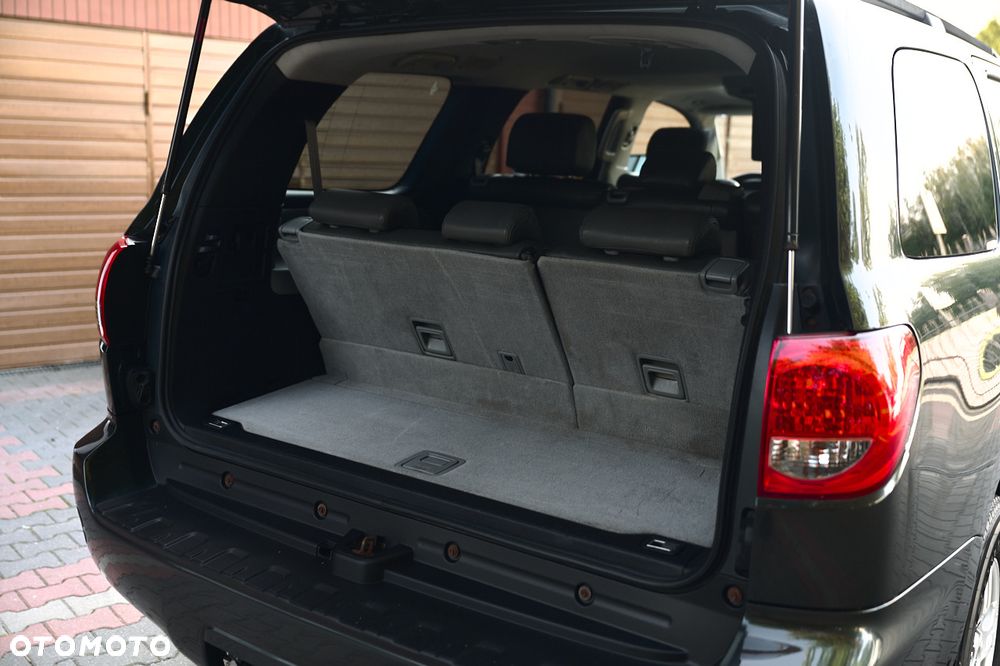 Toyota Sequoia - 15