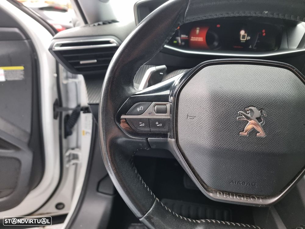 Peugeot 2008 1.5 BlueHDi Allure Pack EAT8 - 13