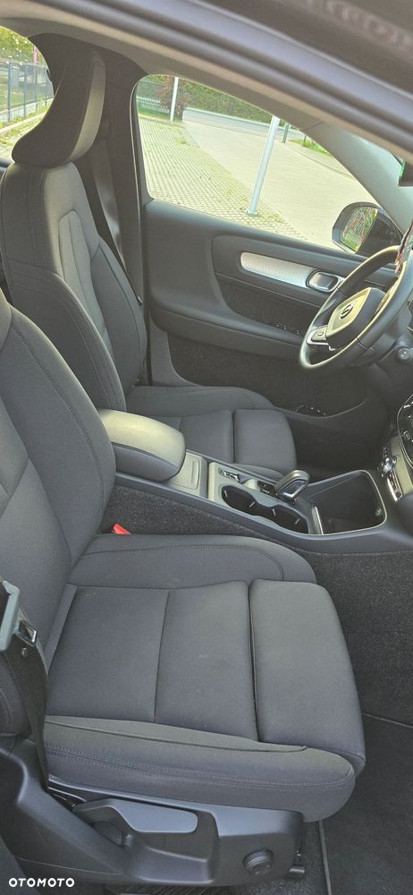 Volvo XC 40 T3 Geartronic Momentum Pro - 13