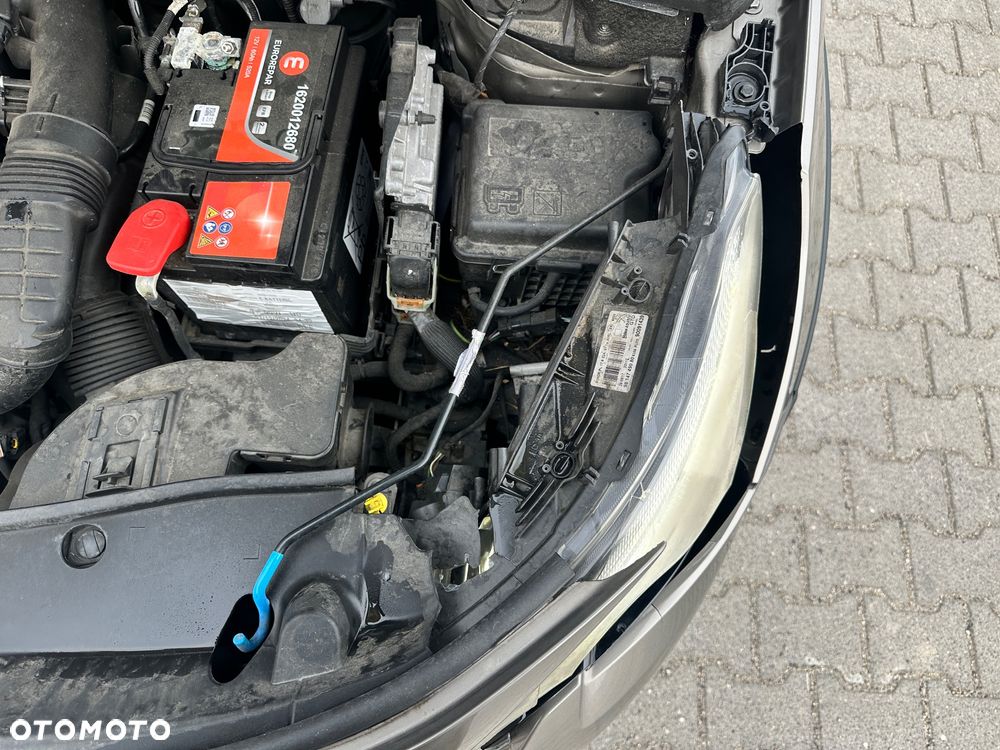 Peugeot 2008 BlueHDi 100 STOP & START Allure - 18