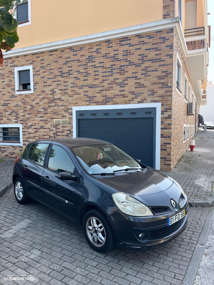 Renault Clio 1.2 16V Dynamique S - 2