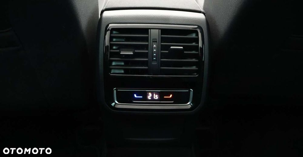 Volkswagen Passat Variant - 33