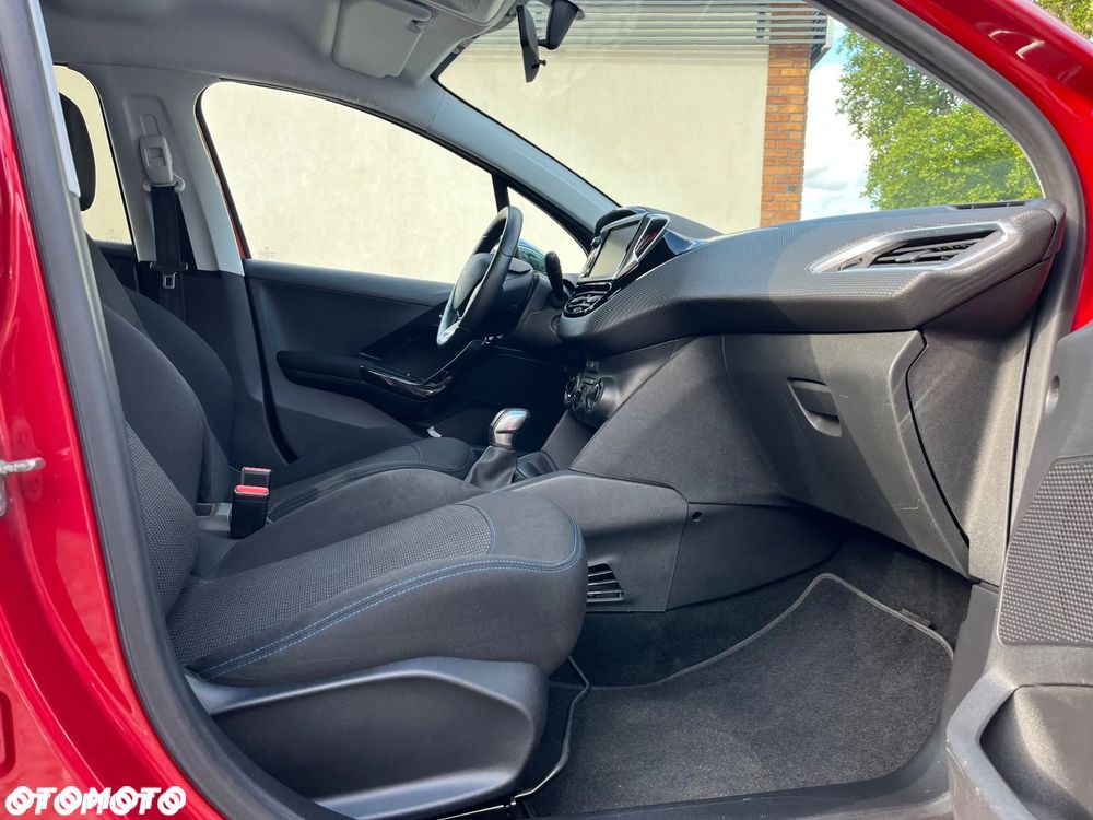 Peugeot 208 82 PureTech Style - 18