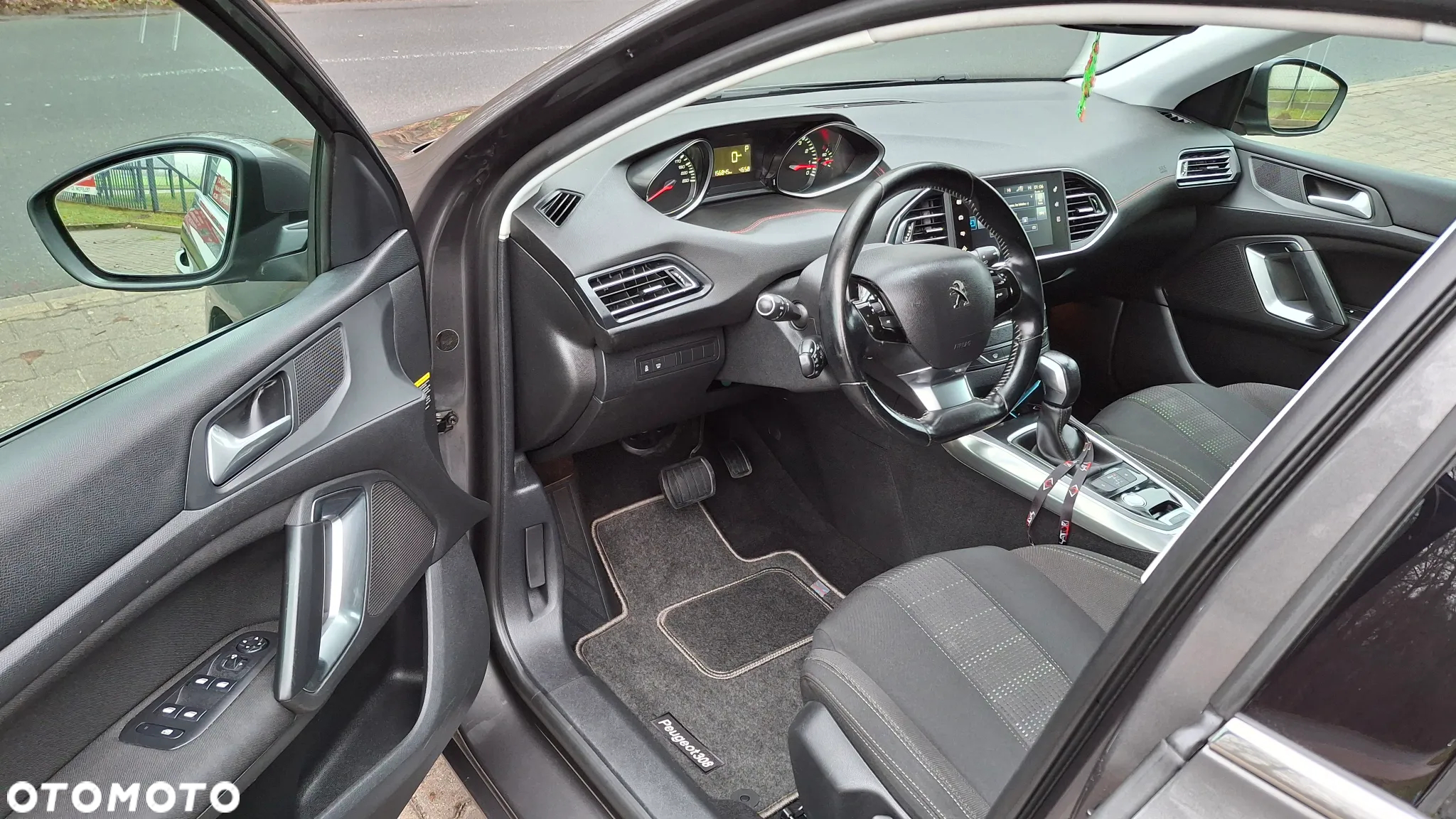 Peugeot 308 1.2 PureTech Allure S&S EAT6 - 19