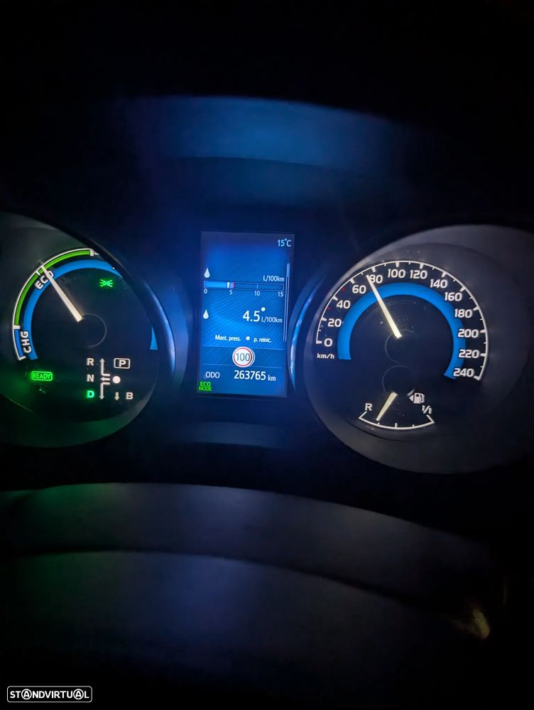 Toyota Auris Touring Sports 1.8 HSD Freestyle - 16