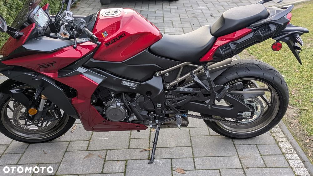 Suzuki GSX - 23