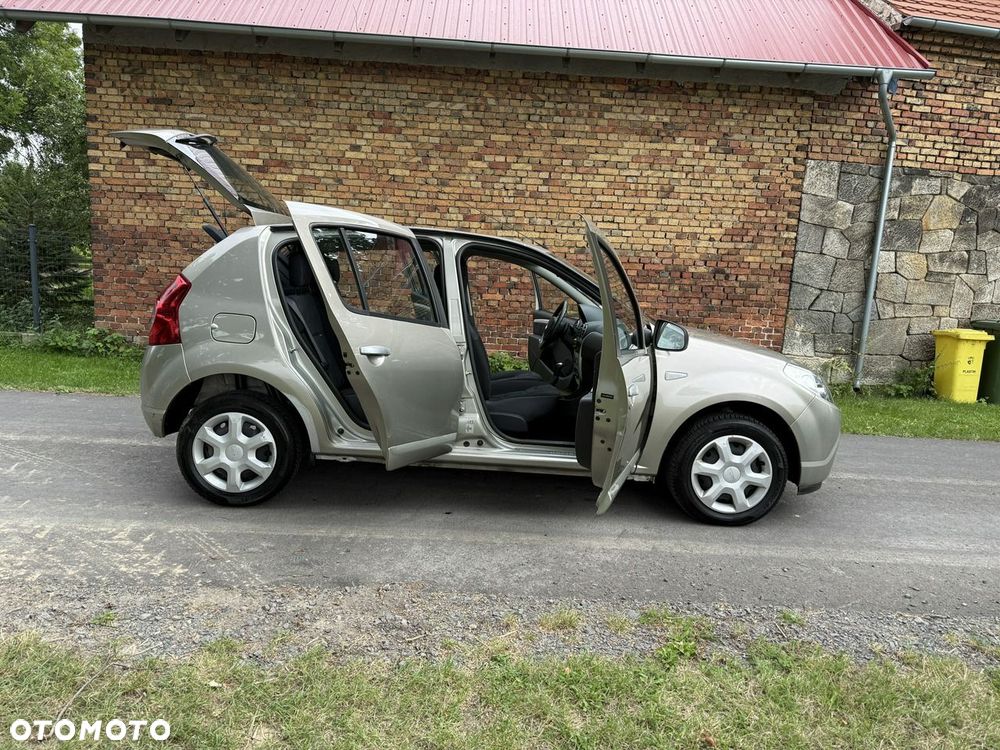 Dacia Sandero 1.2 16V 75 Celebration - 12