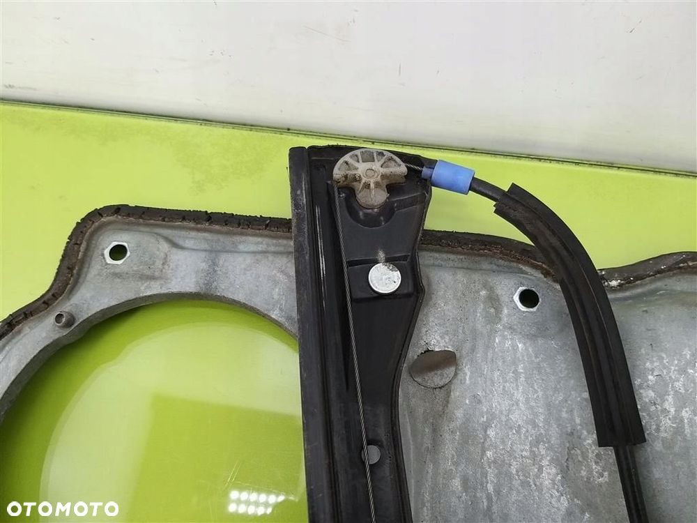 Podnośnik szyby przód prawy Skoda Superb I 2001-2006 BROSE 3B4837756D - 3