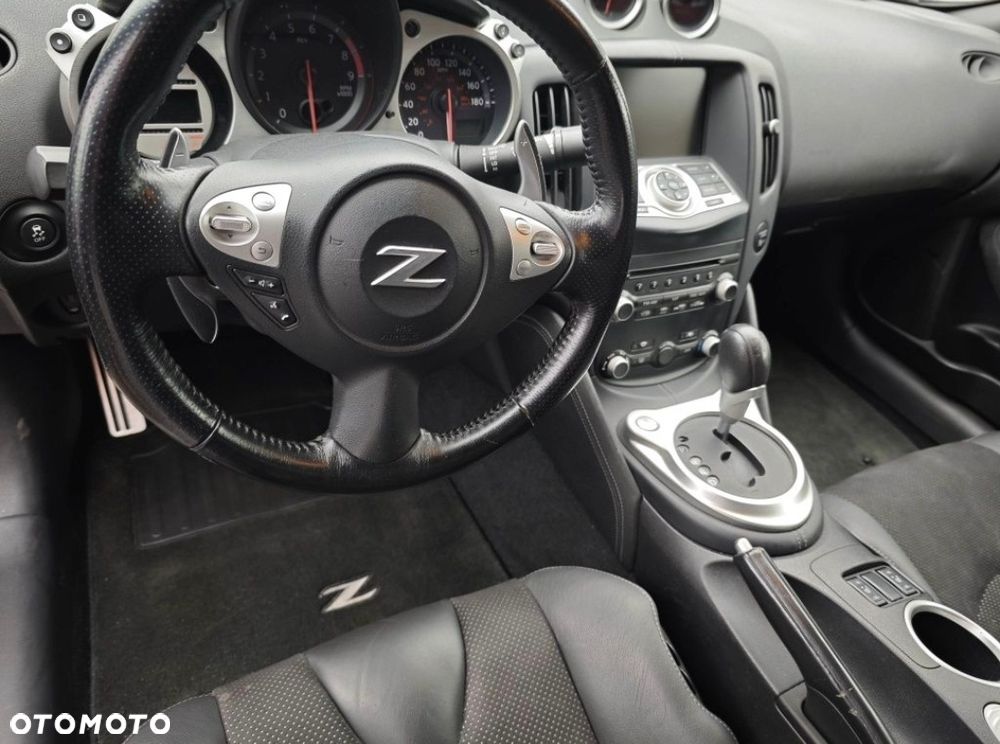 Nissan 370 Z - 7