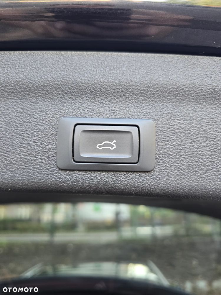 Audi A6 Avant 55 TFSI e quattro S tronic S line - 24