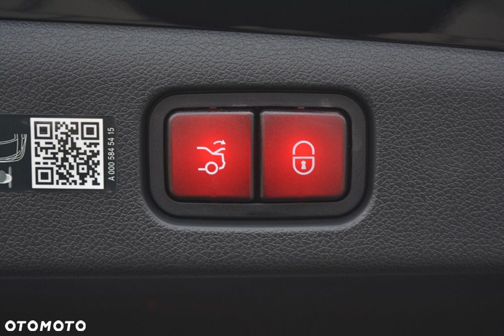 Mercedes-Benz Klasa E - 27