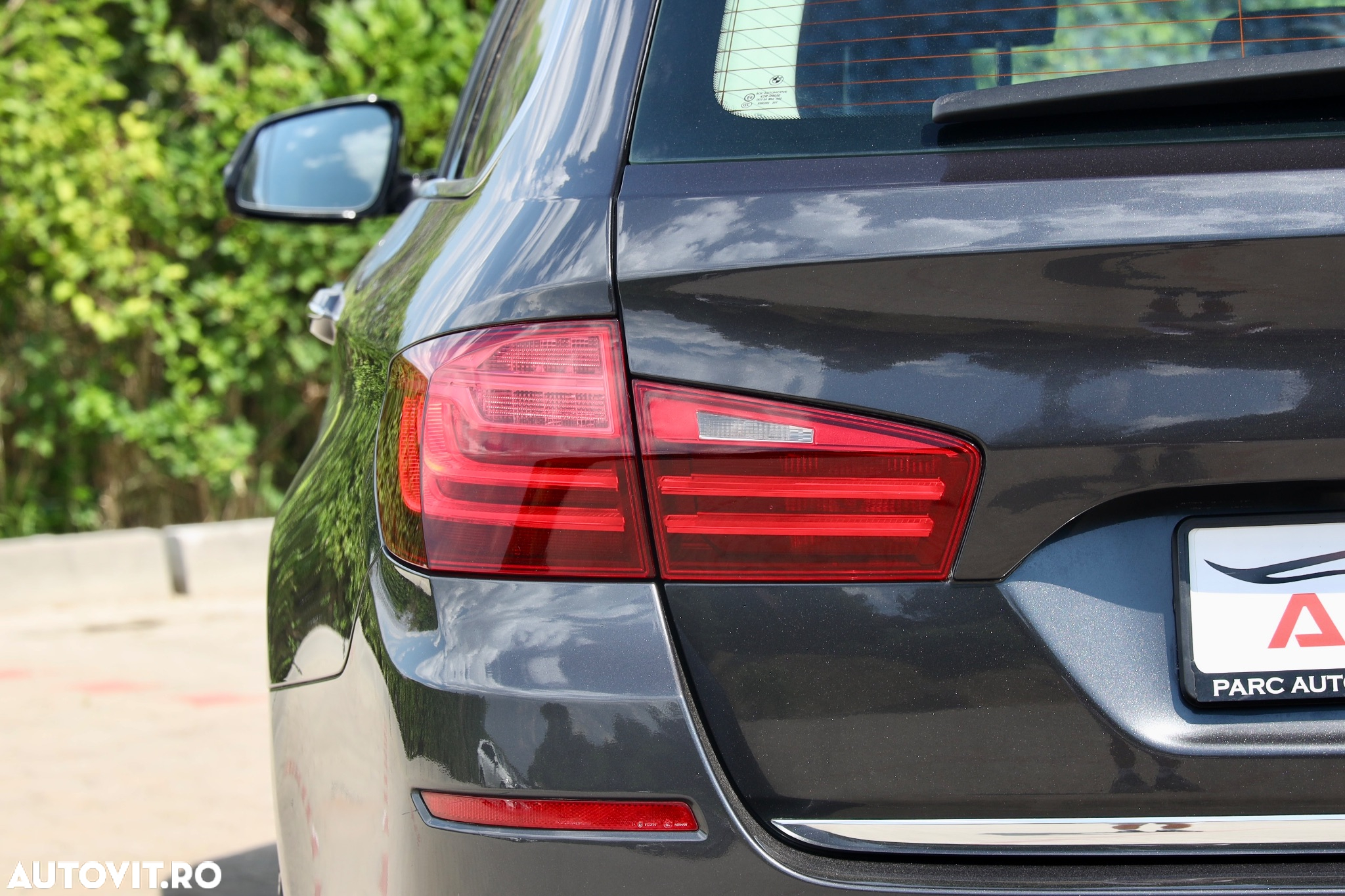 BMW Seria 5 520i Touring Aut. Luxury Line - 36