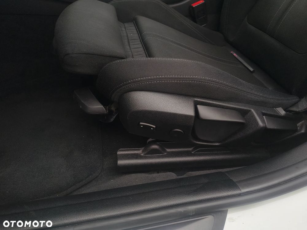 BMW Seria 3 320d Touring Sport Line - 28