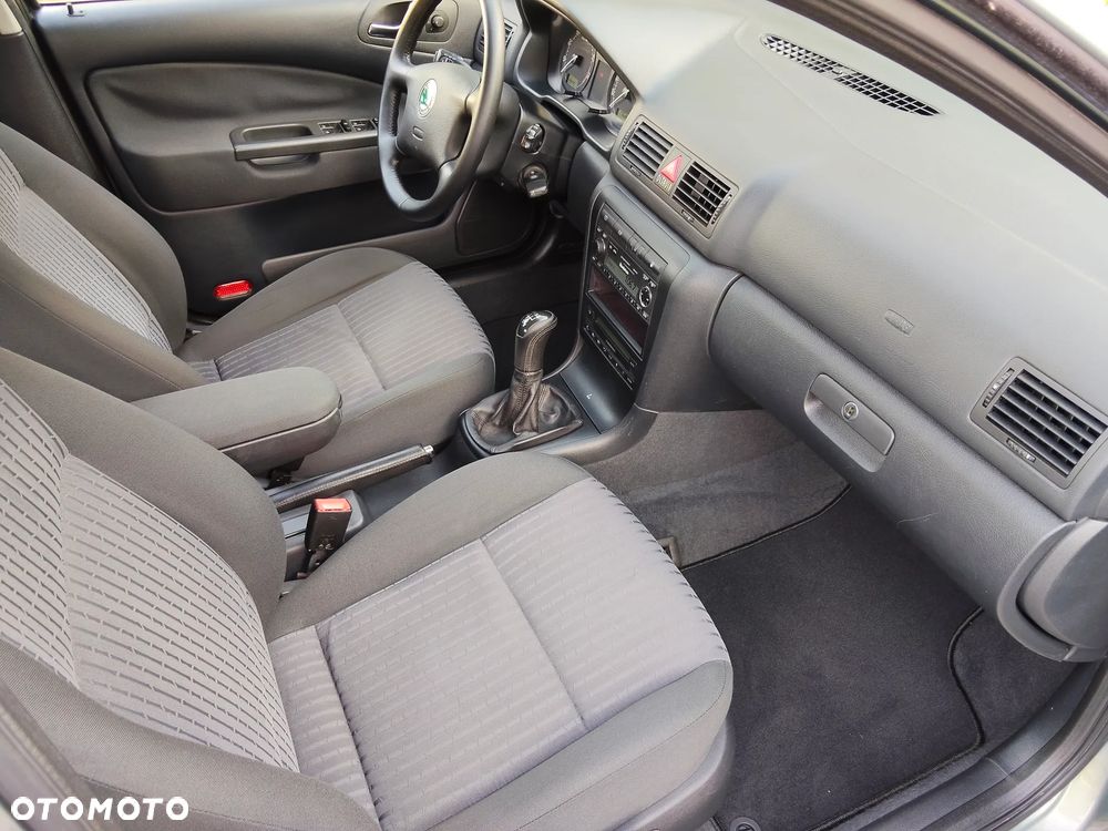 Skoda Octavia 1.8 T Elegance - 19