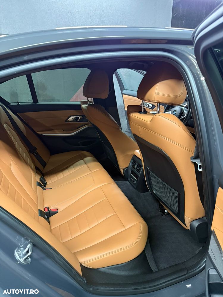 BMW Seria 3 330i xDrive AT - 17