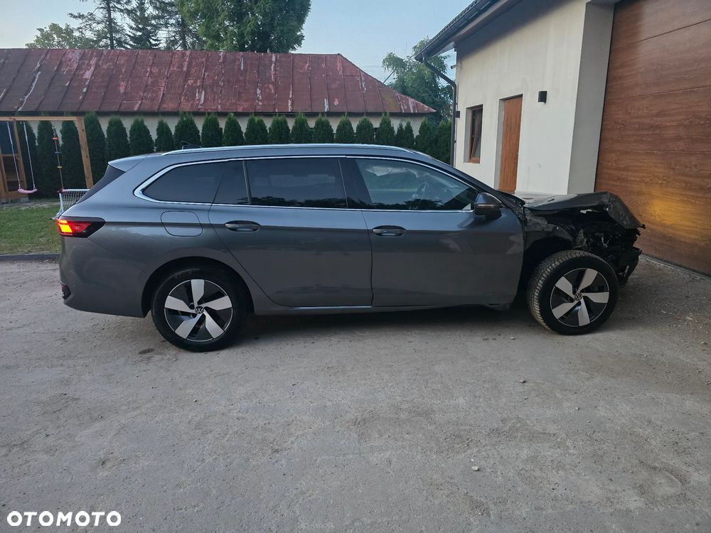 Volkswagen Passat - 9