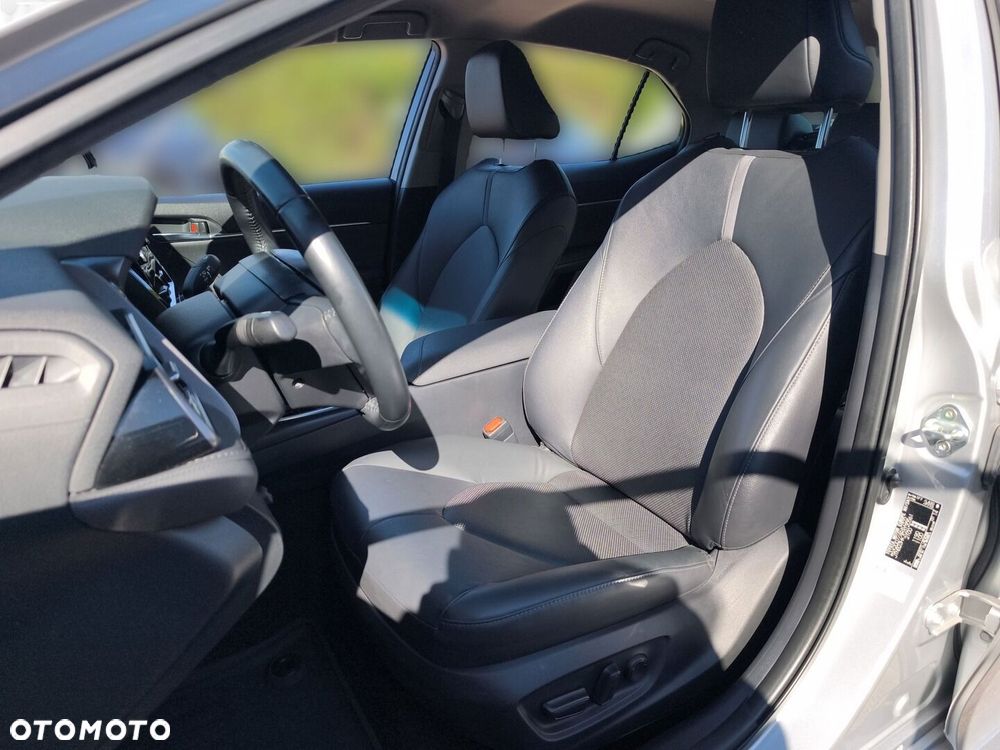 Toyota Camry 2.5 Hybrid Comfort CVT - 17