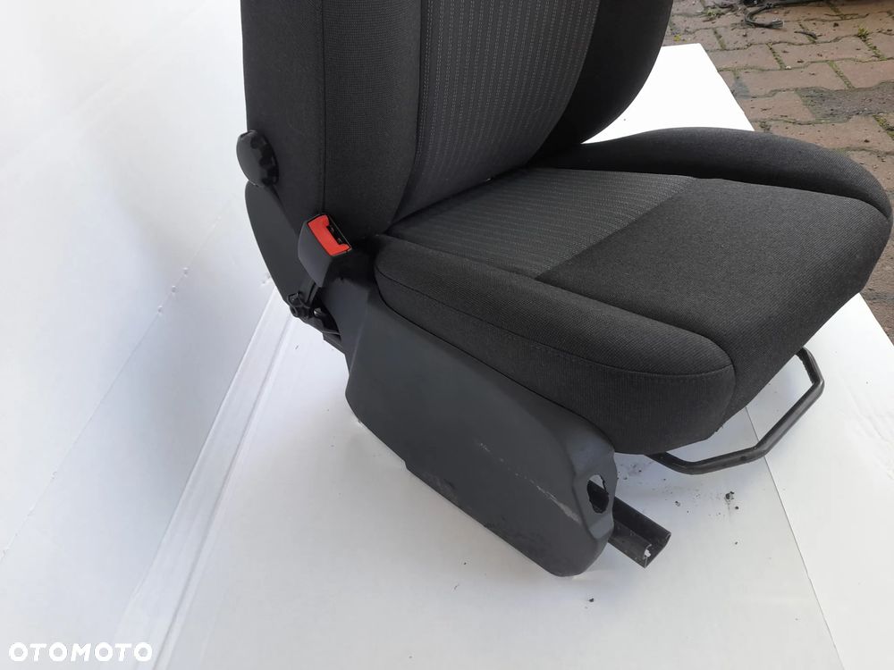 Fotel kierowcy Ford Transit MK8 - 3