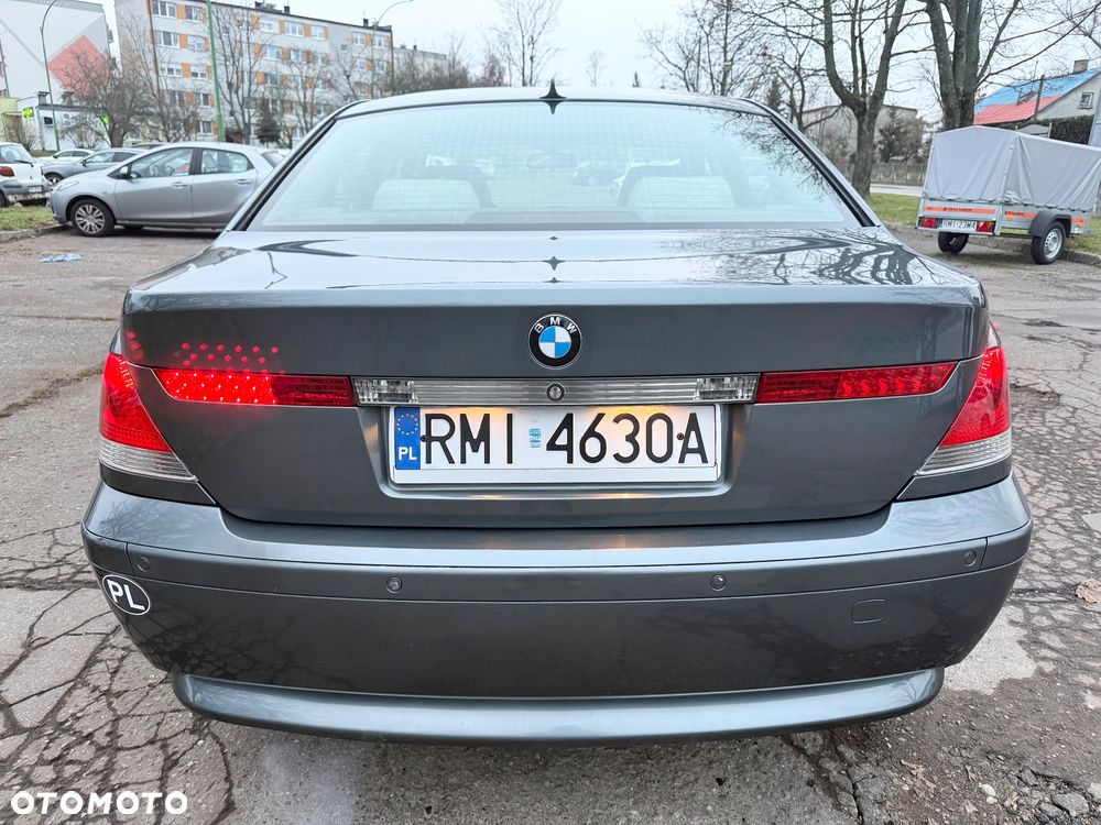 BMW Seria 7 745i - 6