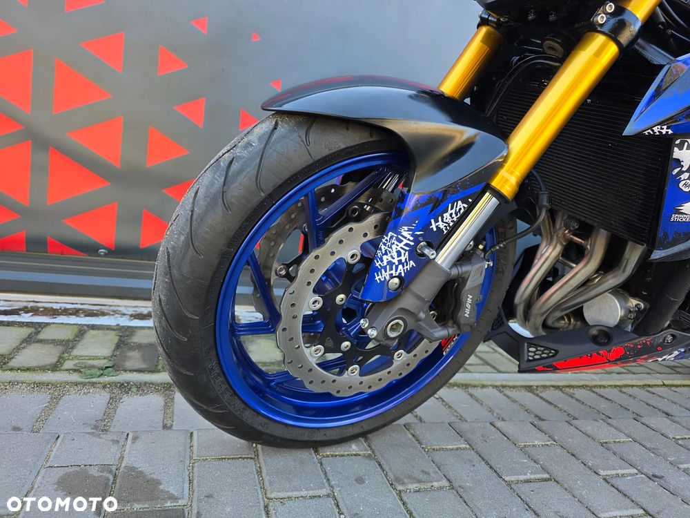 Suzuki GSX - 14