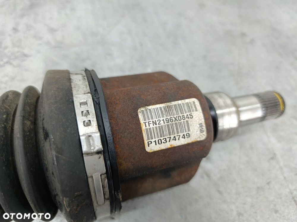 PÓŁOŚ PRAWA PRZÓD SATURN AURA XE P10374749 SATURN  GM 3.5 V6 - 2