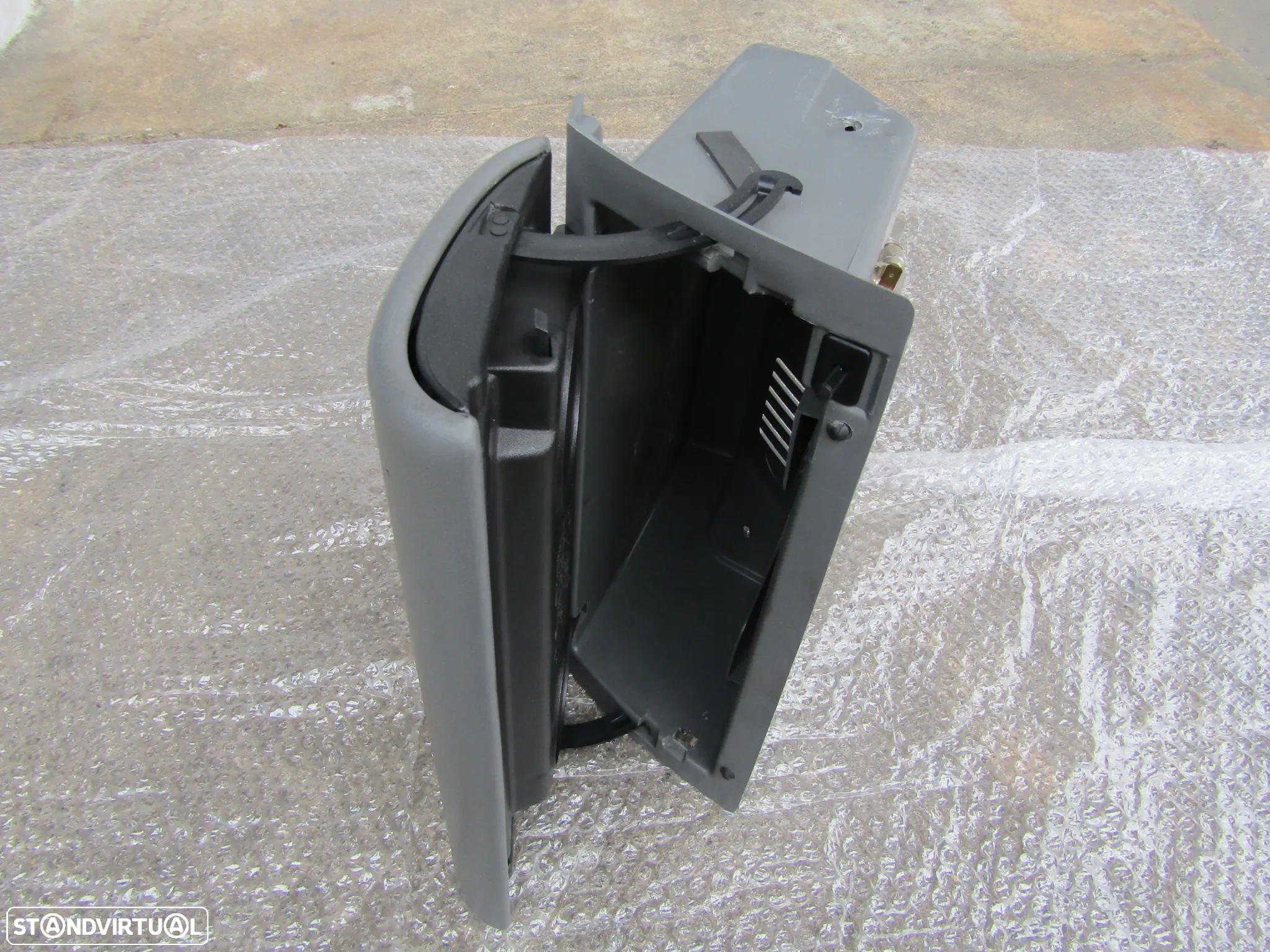 Porta luvas Opel Corsa A ano 1990 a 1993 em bom estado - 3
