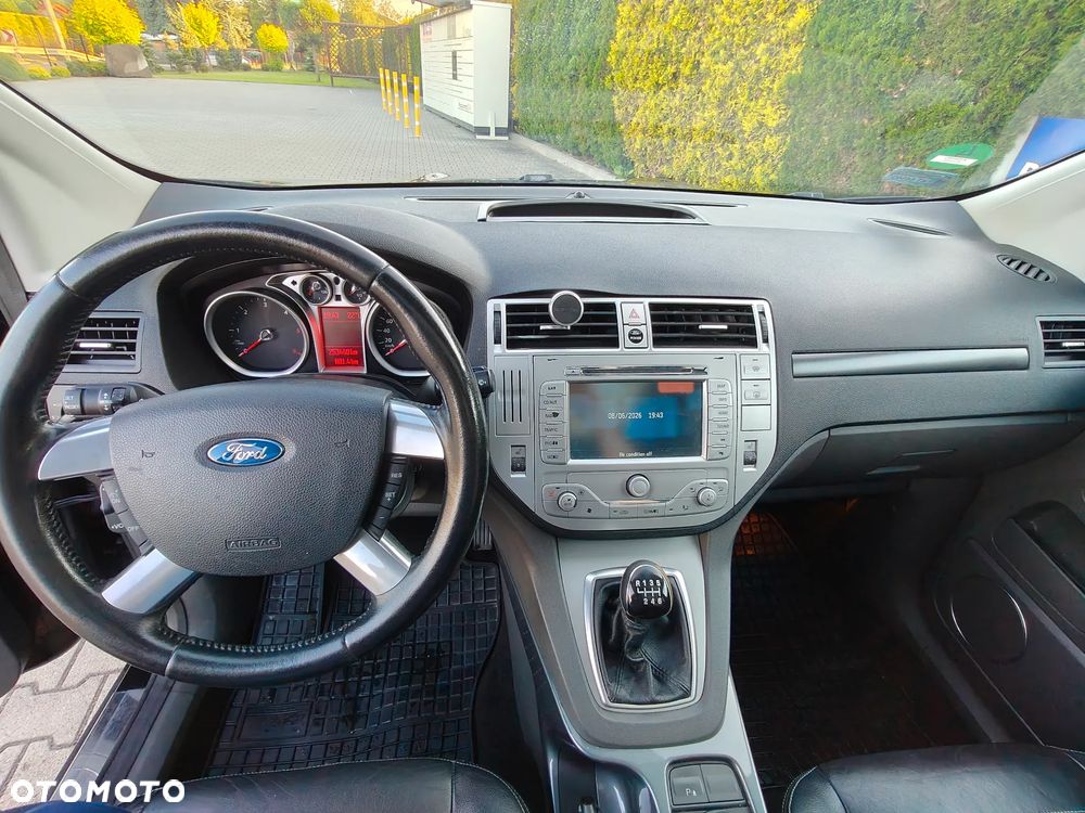 Ford Kuga 2.0 TDCi 4x4 Titanium - 6