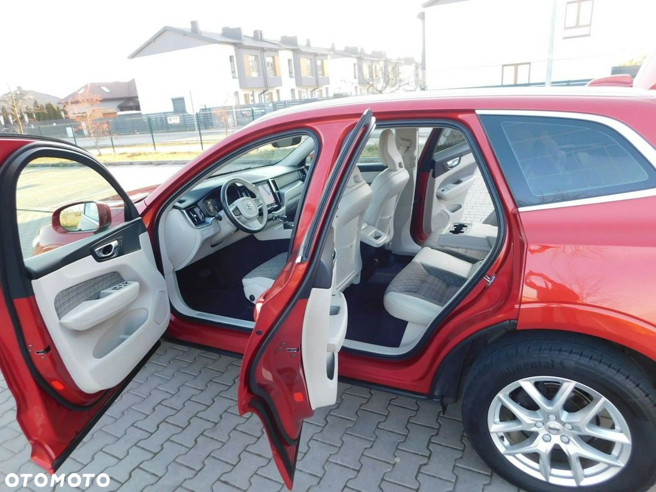 Volvo XC 60 D4 Momentum Pro - 5