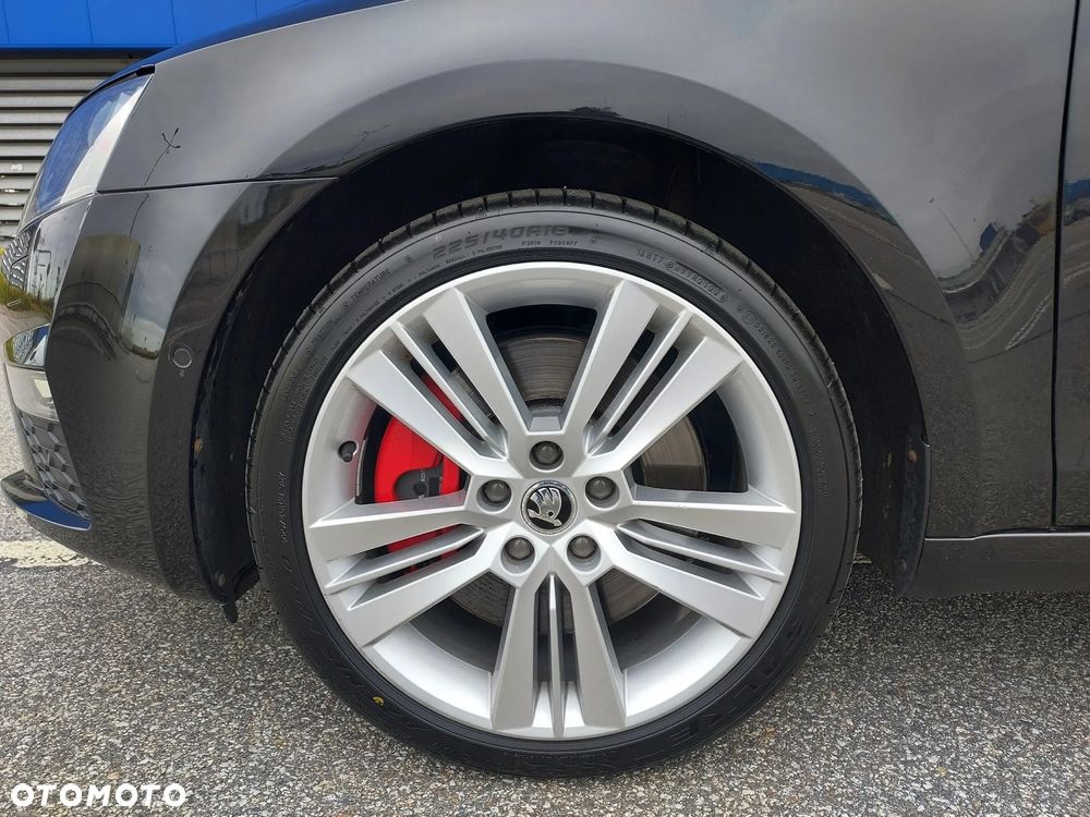 Skoda Octavia 2.0 TDI DSG RS - 15