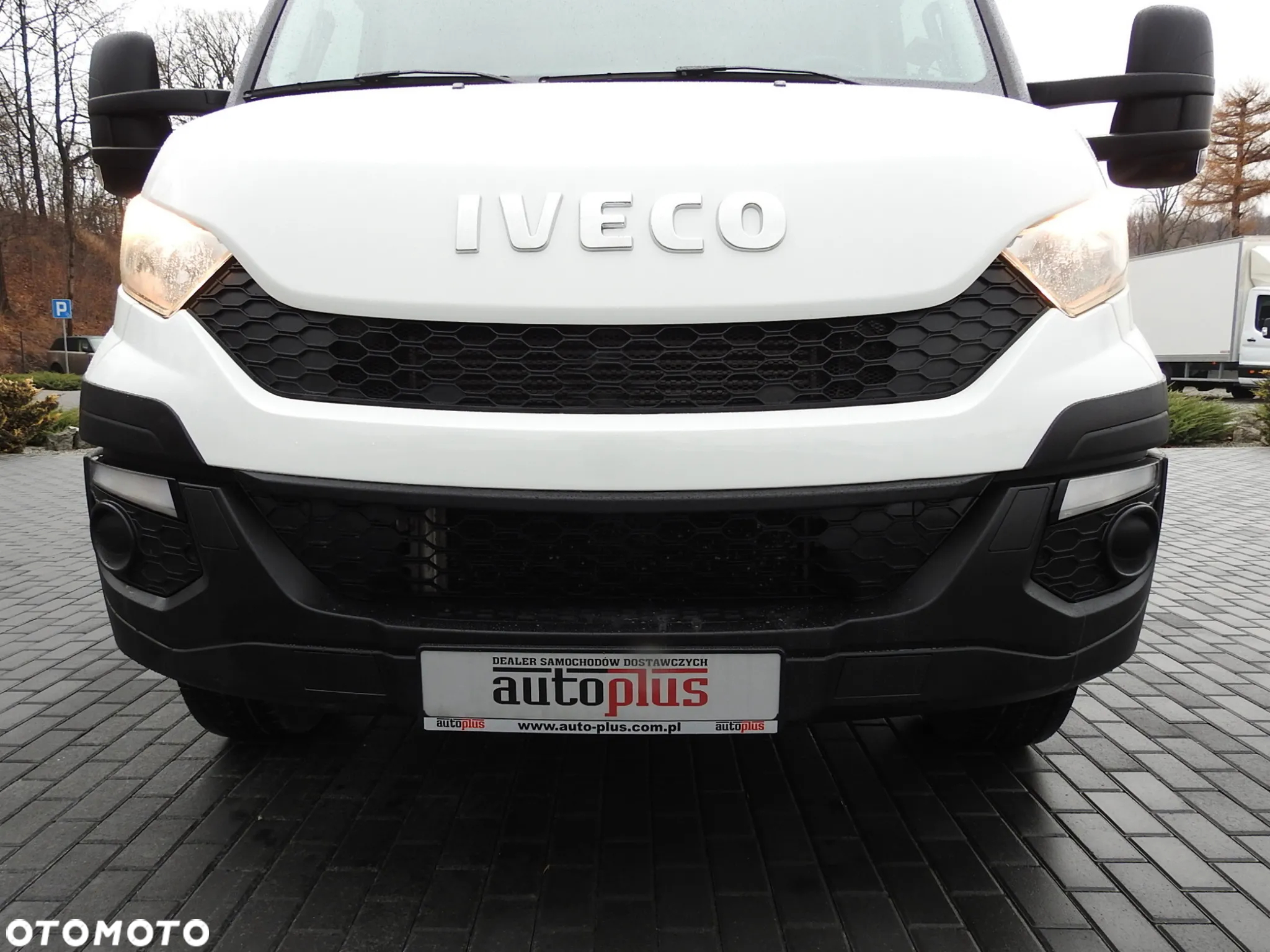 Iveco DAILY 70C17 CHŁODNIA 0*C WINDA 9 PALET ZASILANIE 230V TEMPOMAT KLIMATYZACJA PNEUMATYKA AUTOMAT HI-MATIC BLIŹNIACZE KOŁA 170KM [ 105235 ] - 17